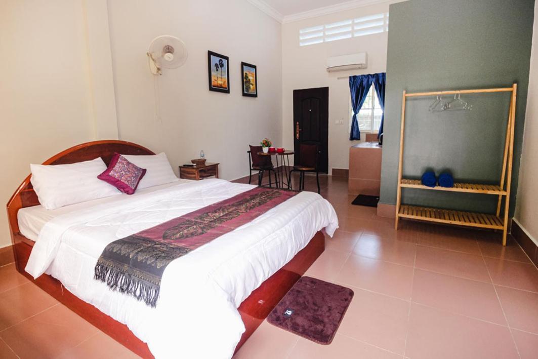 Lea'S Guesthouse And Restaurant Kampot Exterior foto